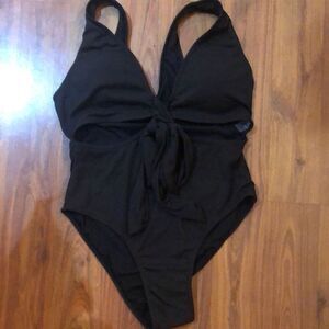 NWT Shein Black ribbed cut out front one piece swimsuit, bathing suit, size XL